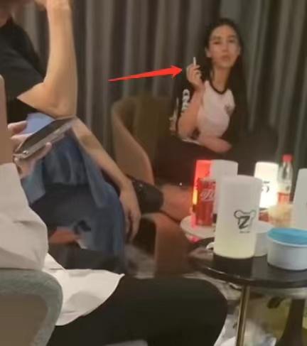 圈内人员爆料杨颖视频大全,圈内人士揭秘真实一面 第2张 圈内人员爆料杨颖视频大全,圈内人士揭秘真实一面 第2张